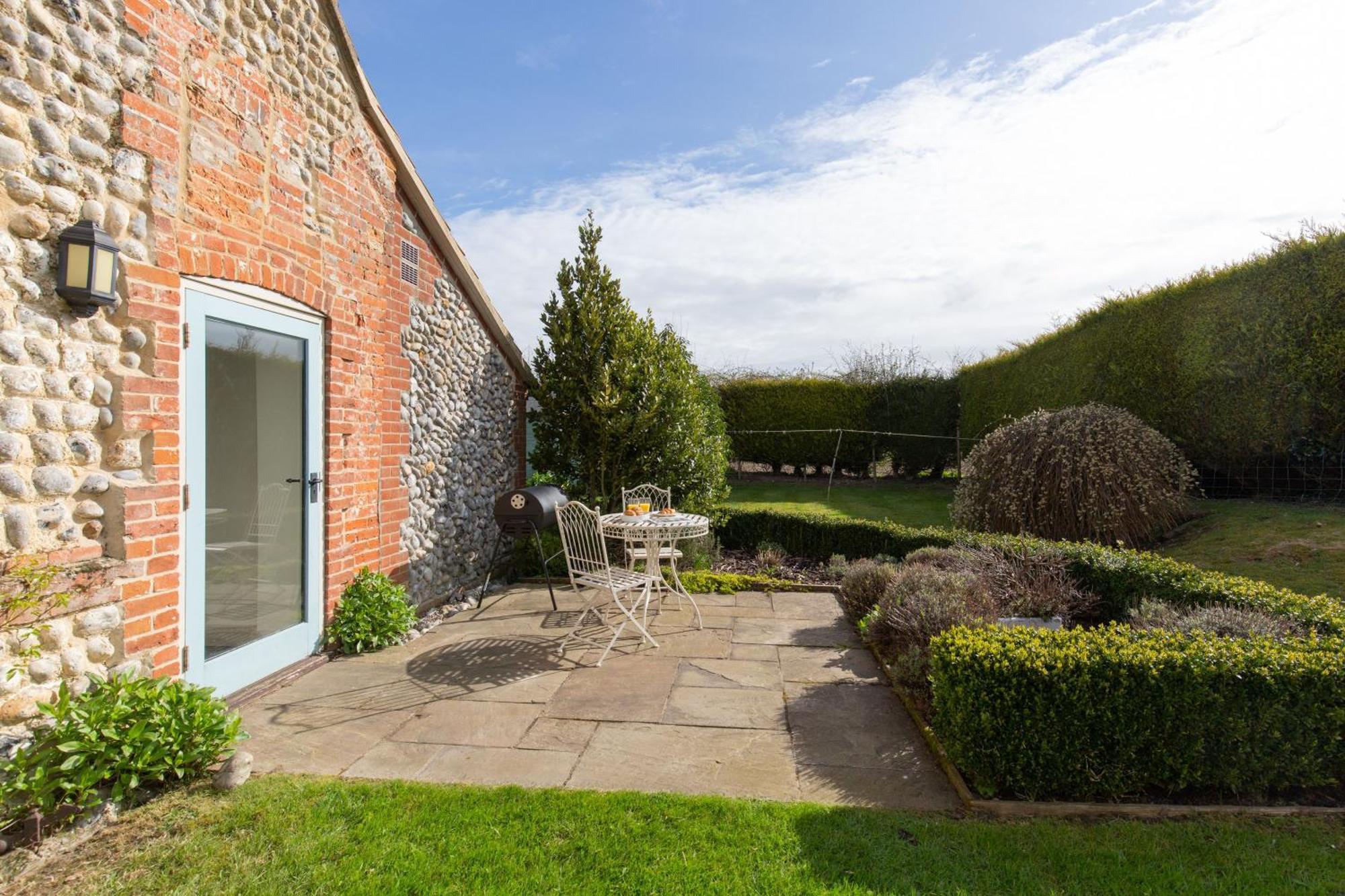 Garden Holiday home West Beckham